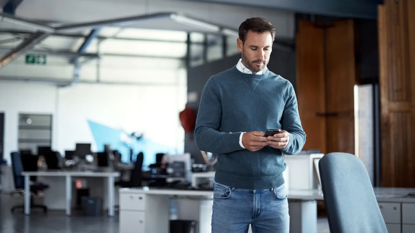 Man managing his investments online